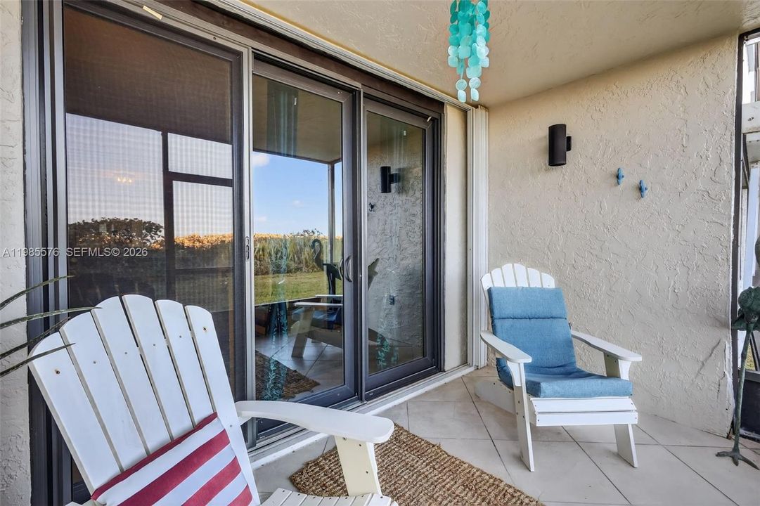 На продажу: $300,000 (2 спален, 2 ванн, 1126 Квадратных фут)