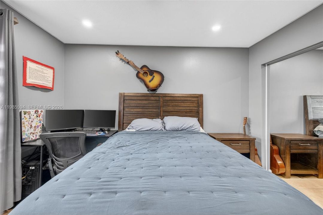 For Sale: $186,000 (2 beds, 1 baths, 1000 Square Feet)