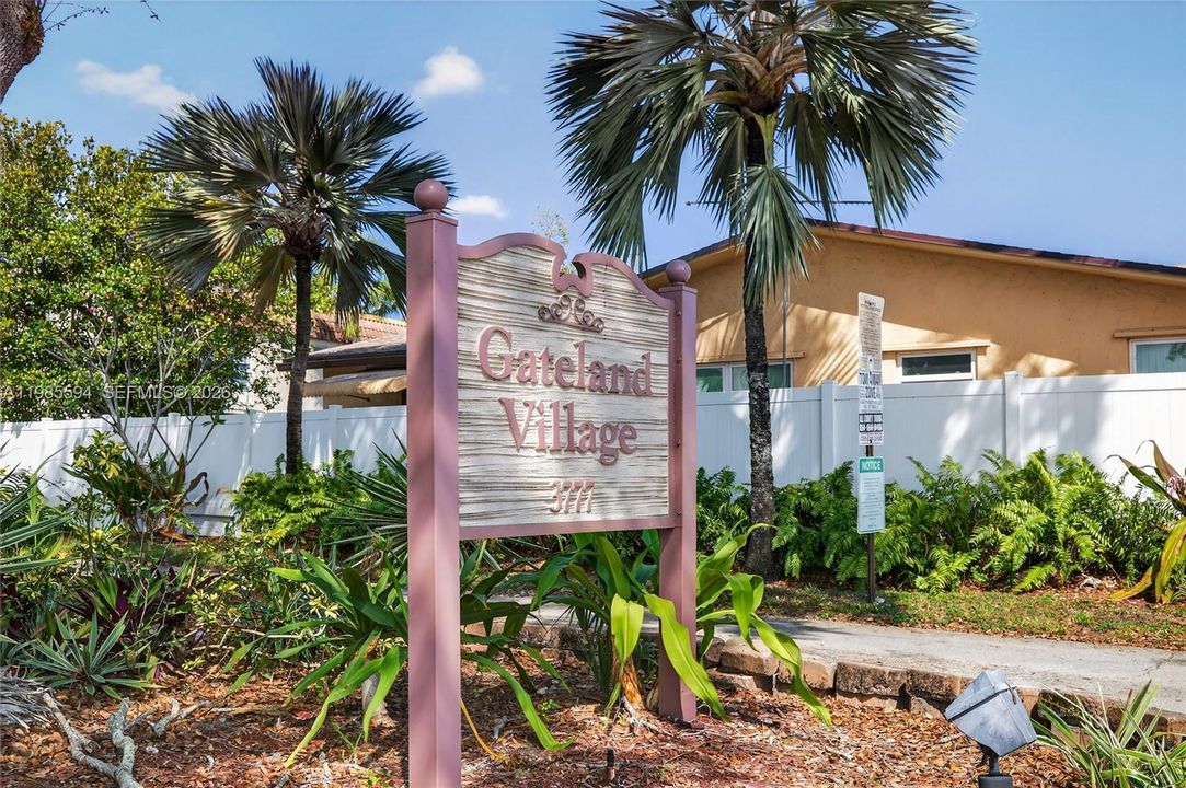 For Sale: $186,000 (2 beds, 1 baths, 1000 Square Feet)