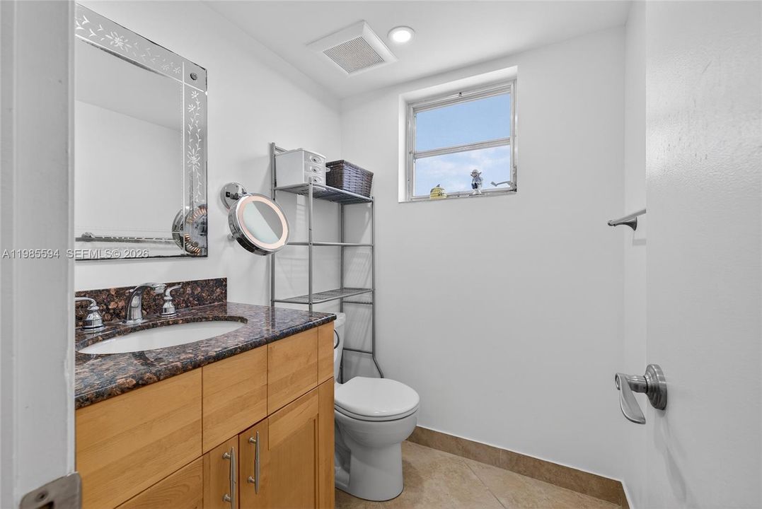 For Sale: $186,000 (2 beds, 1 baths, 1000 Square Feet)