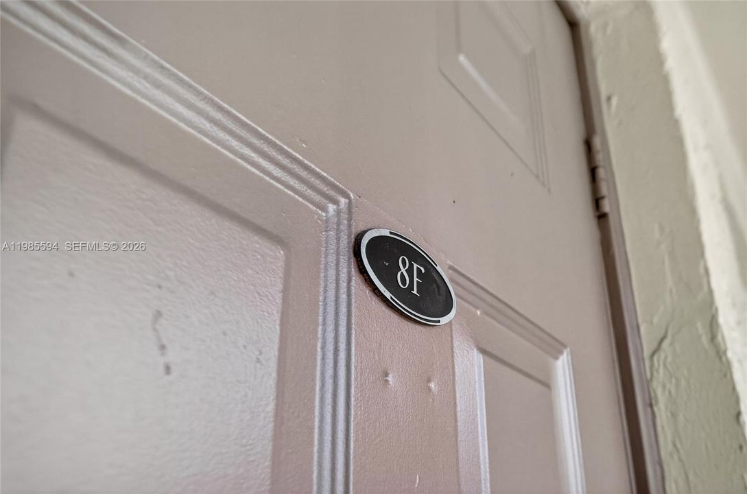 For Sale: $186,000 (2 beds, 1 baths, 1000 Square Feet)