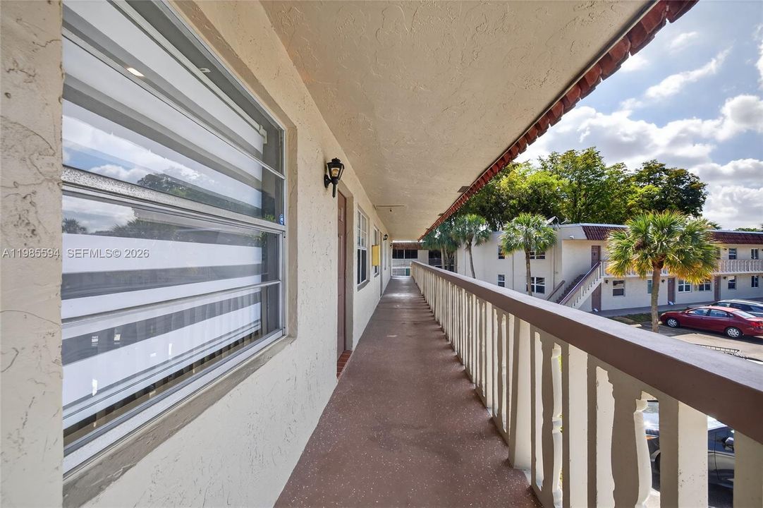 For Sale: $186,000 (2 beds, 1 baths, 1000 Square Feet)