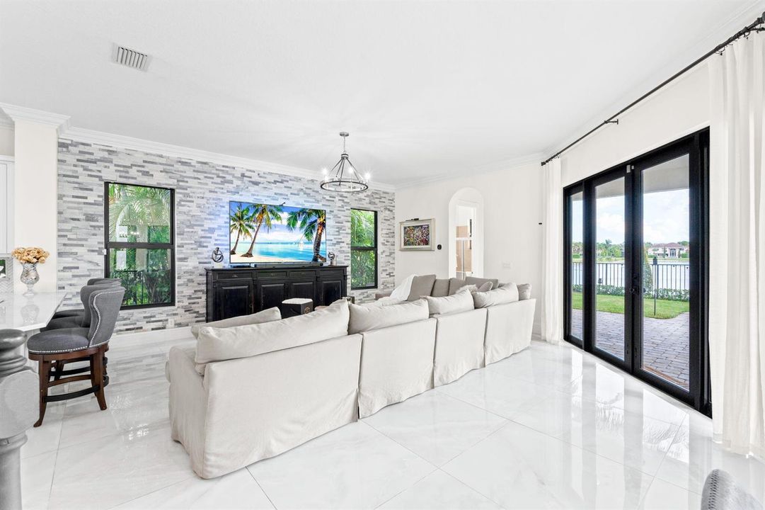 45-web-or-mls-A7403473