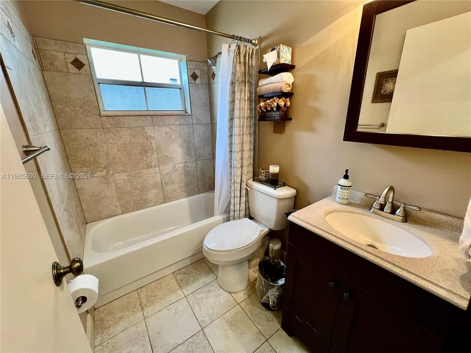For Sale: $575,000 (3 beds, 2 baths, 1764 Square Feet)