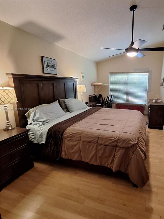 For Sale: $575,000 (3 beds, 2 baths, 1764 Square Feet)