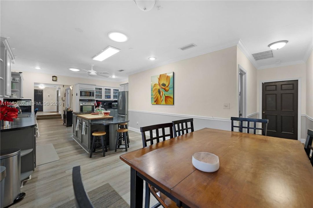Active With Contract: $890,000 (5 beds, 3 baths, 3539 Square Feet)