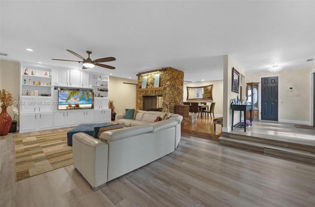 Active With Contract: $890,000 (5 beds, 3 baths, 3539 Square Feet)