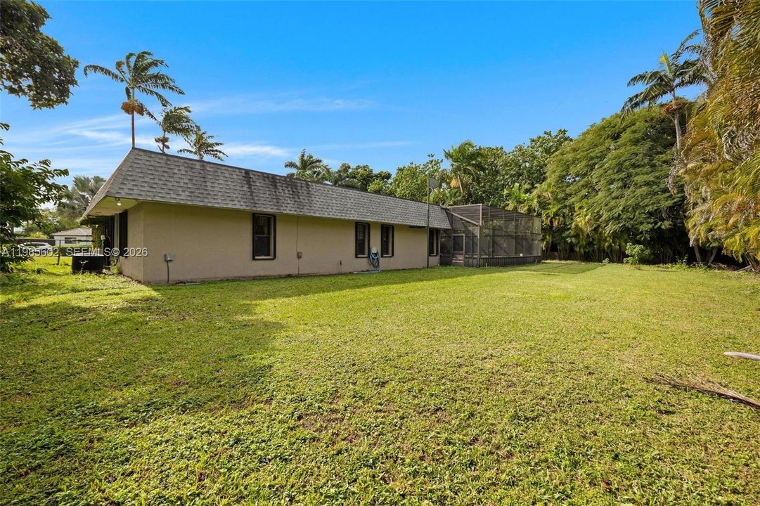Active With Contract: $890,000 (5 beds, 3 baths, 3539 Square Feet)