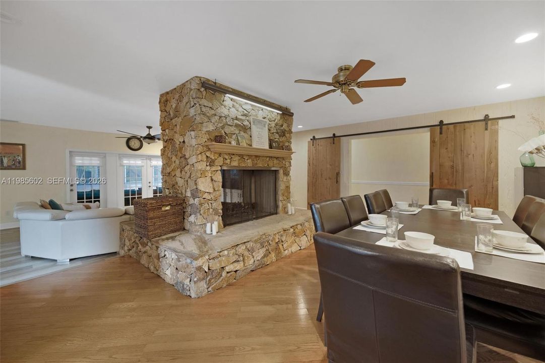 Active With Contract: $890,000 (5 beds, 3 baths, 3539 Square Feet)
