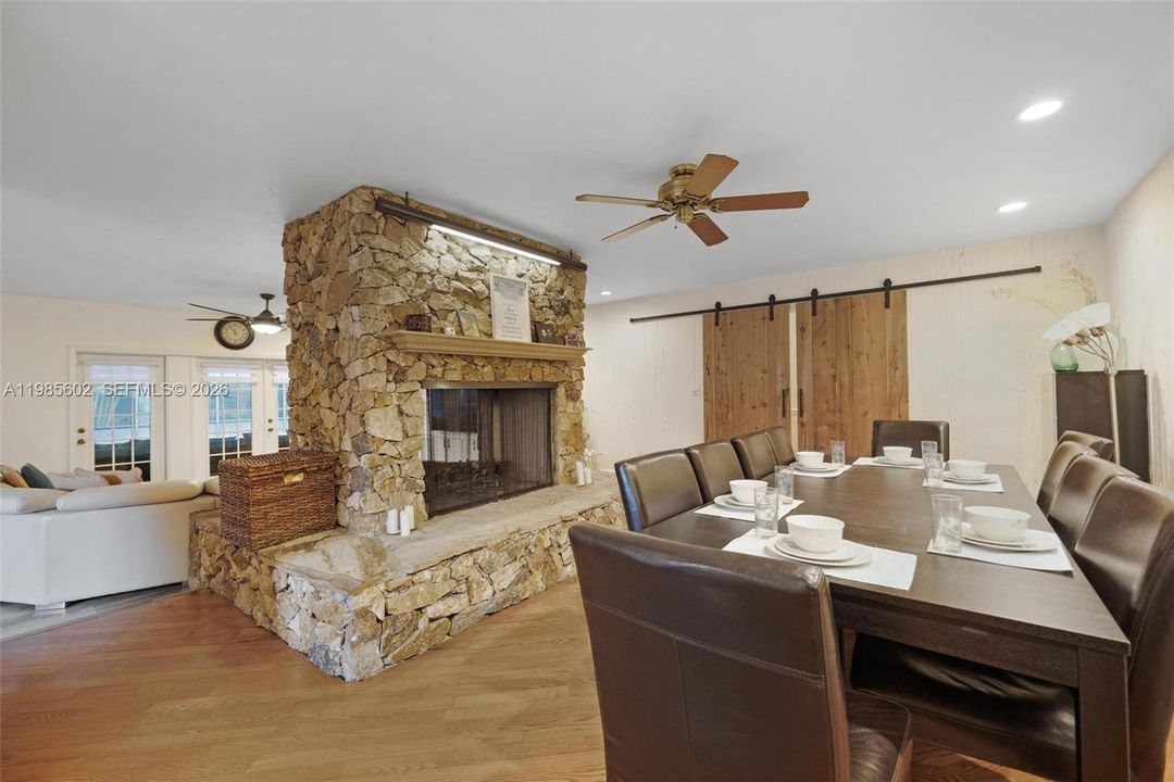 Active With Contract: $890,000 (5 beds, 3 baths, 3539 Square Feet)