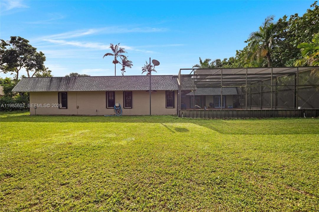 Active With Contract: $890,000 (5 beds, 3 baths, 3539 Square Feet)