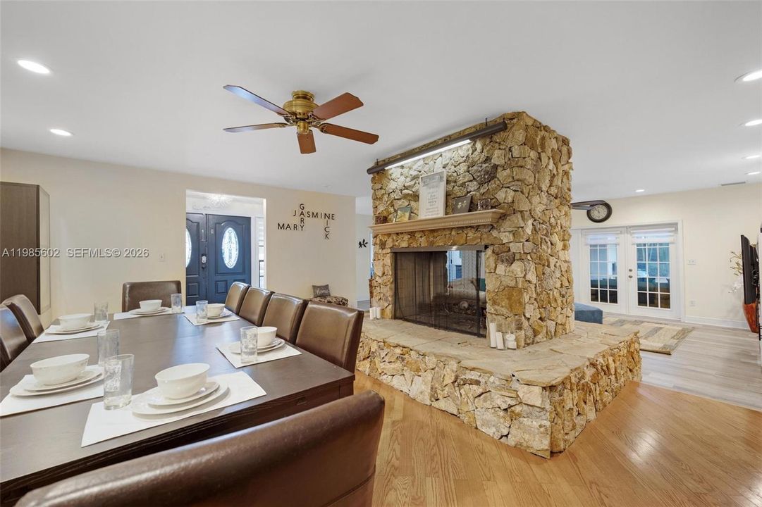 Active With Contract: $890,000 (5 beds, 3 baths, 3539 Square Feet)