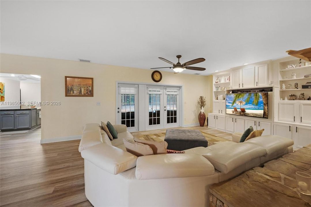 Active With Contract: $890,000 (5 beds, 3 baths, 3539 Square Feet)