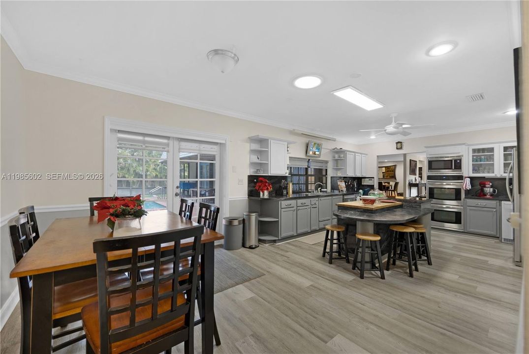 Active With Contract: $890,000 (5 beds, 3 baths, 3539 Square Feet)