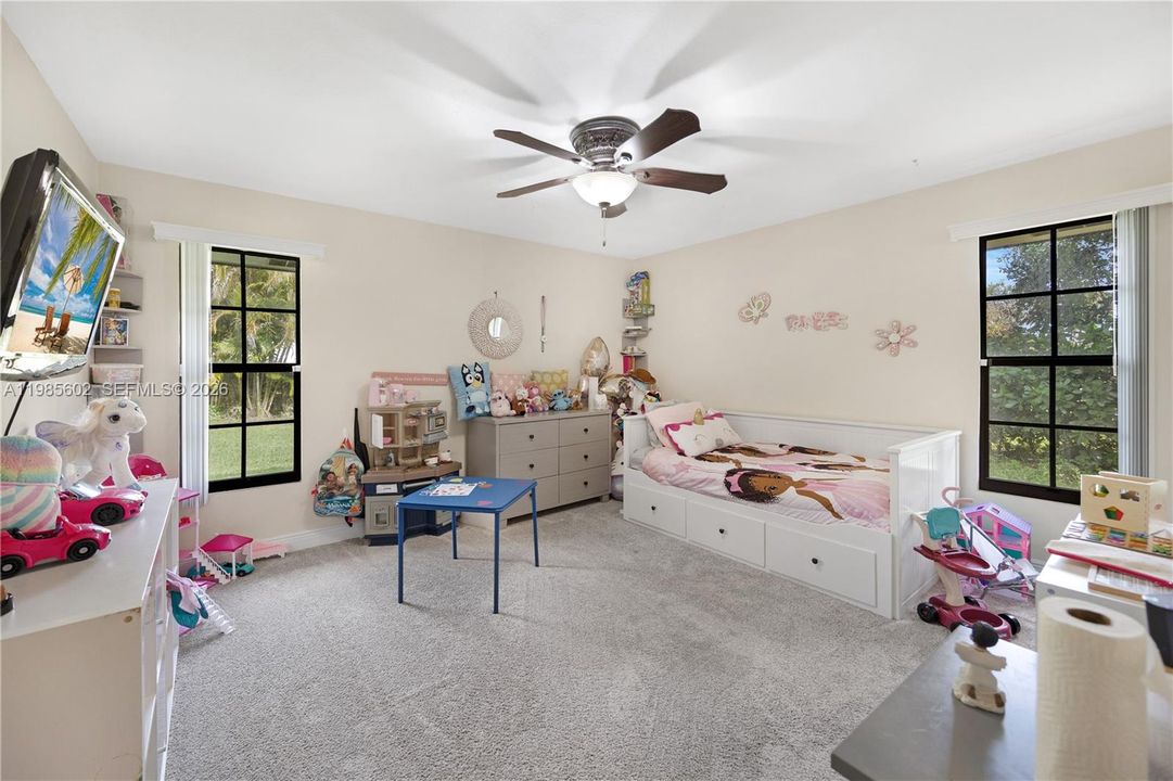 Active With Contract: $890,000 (5 beds, 3 baths, 3539 Square Feet)