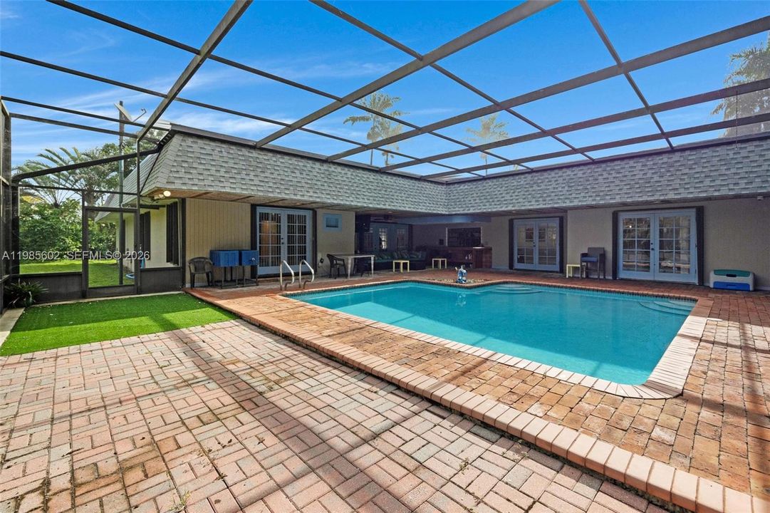 Active With Contract: $890,000 (5 beds, 3 baths, 3539 Square Feet)