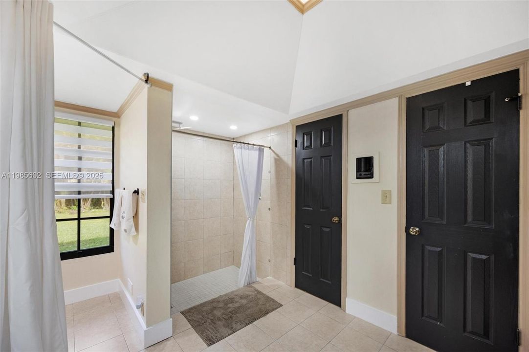 Active With Contract: $890,000 (5 beds, 3 baths, 3539 Square Feet)