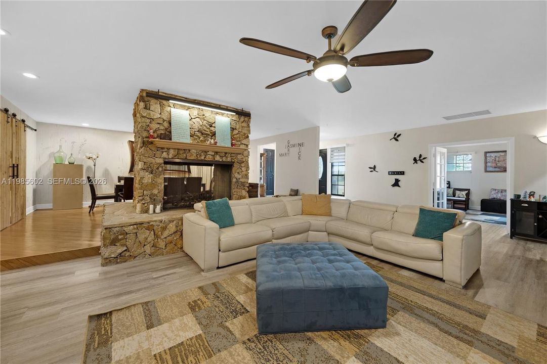 Active With Contract: $890,000 (5 beds, 3 baths, 3539 Square Feet)