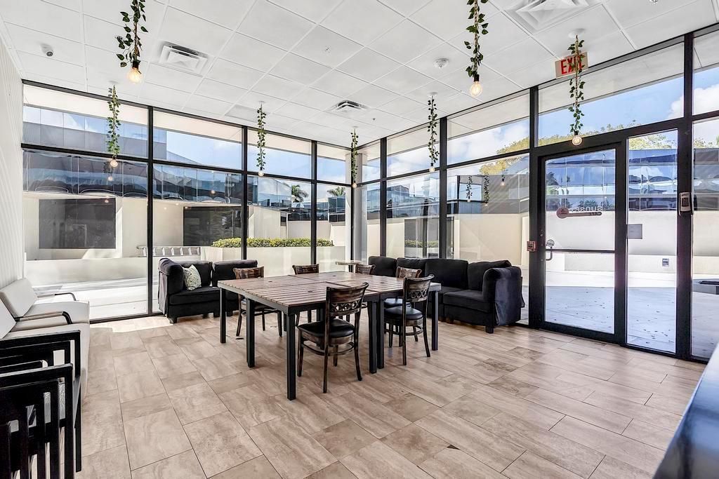 4800 N federal Hwy - - 048