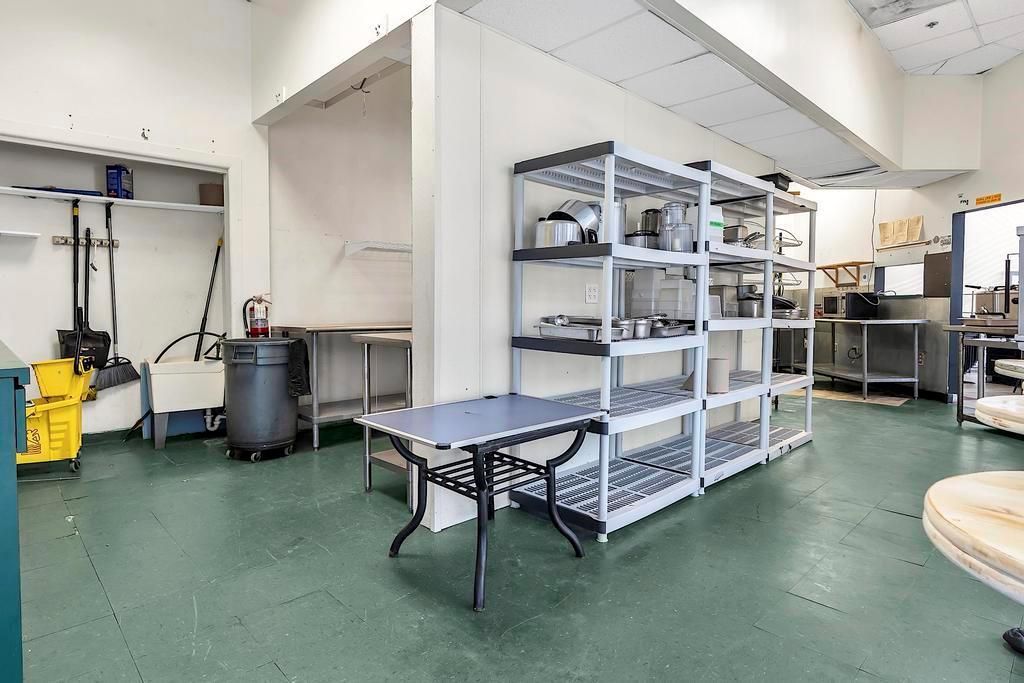 4800 N federal Hwy - - 031