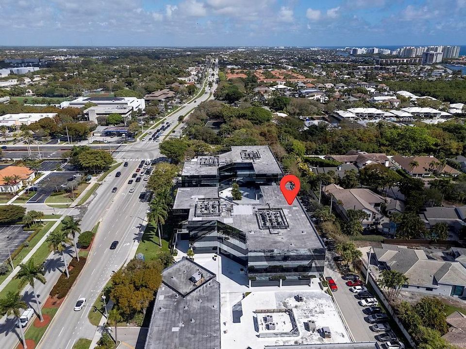 4800 N federal Hwy - - 002