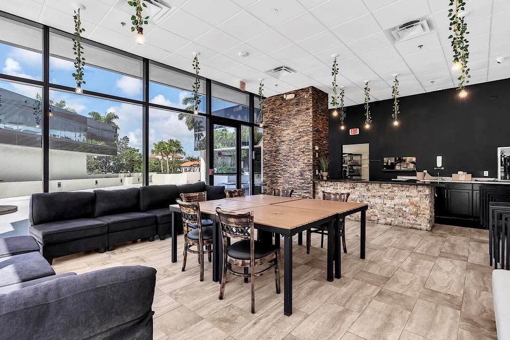 4800 N federal Hwy - - 053
