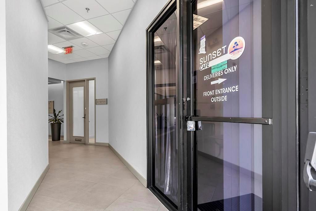 4800 N federal Hwy - - 027