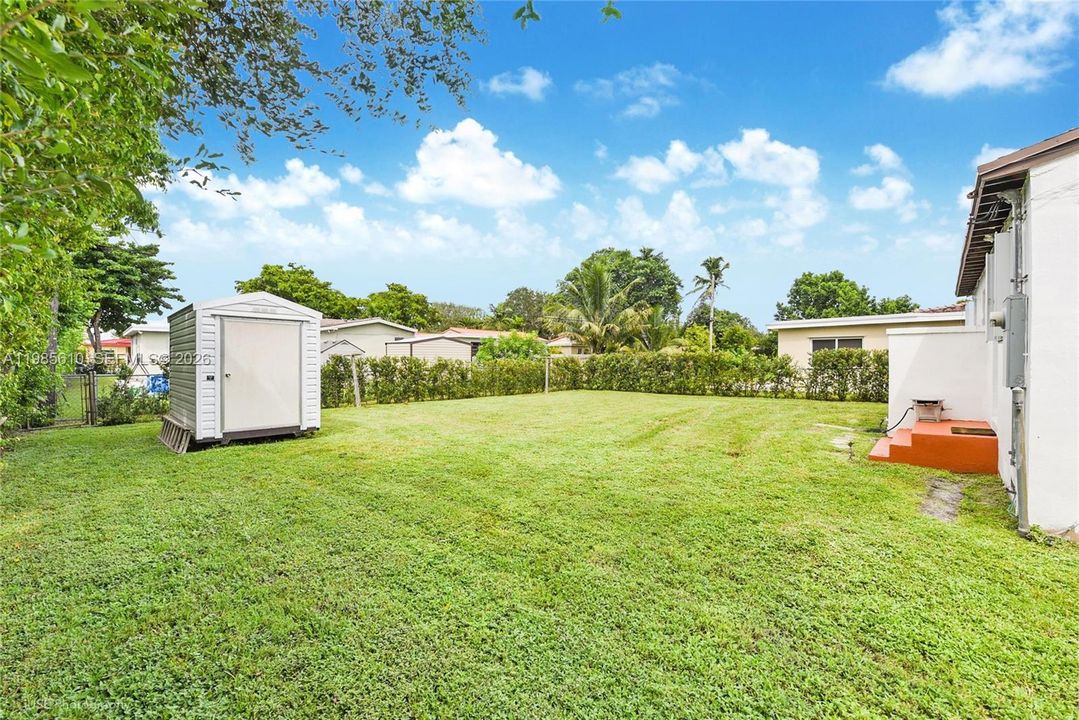 For Sale: $649,000 (2 beds, 1 baths, 1097 Square Feet)