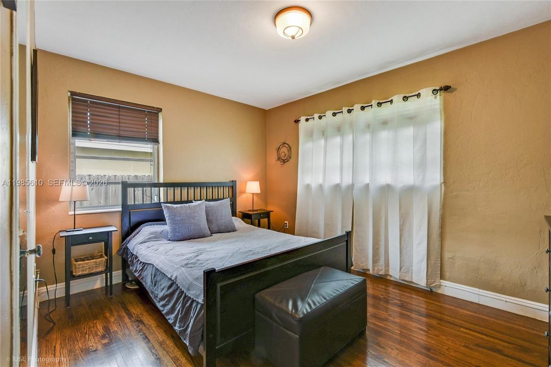 For Sale: $649,000 (2 beds, 1 baths, 1097 Square Feet)