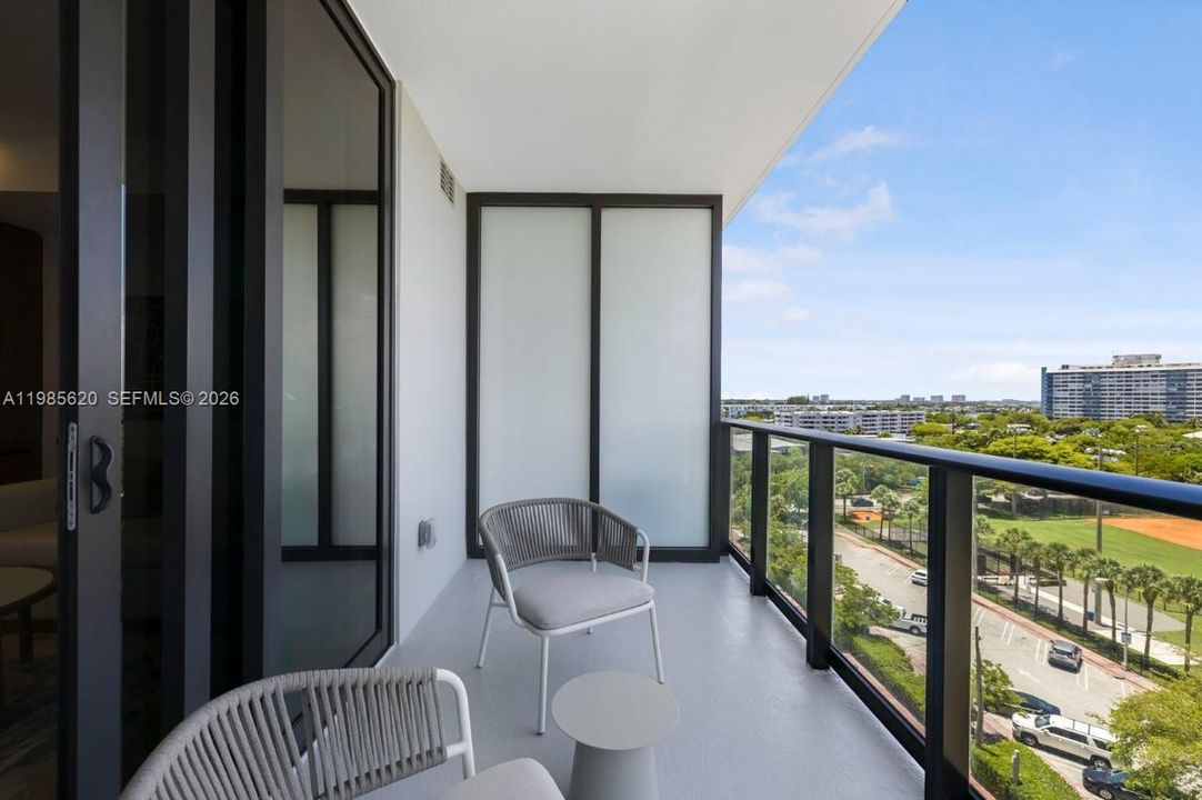 For Sale: $899,000 (1 beds, 1 baths, 412 Square Feet)