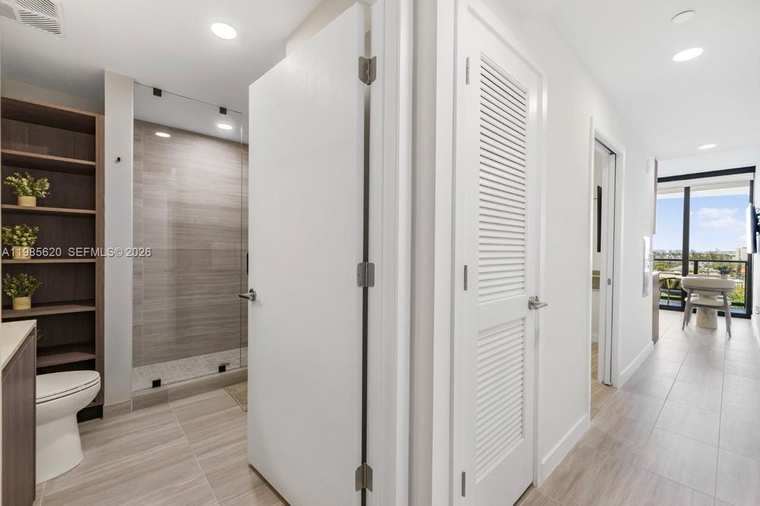 For Sale: $899,000 (1 beds, 1 baths, 412 Square Feet)