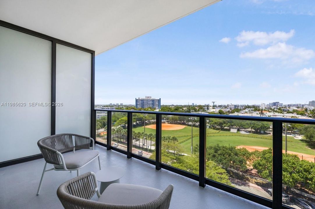 For Sale: $899,000 (1 beds, 1 baths, 412 Square Feet)