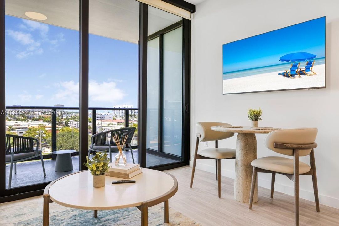 For Sale: $899,000 (1 beds, 1 baths, 412 Square Feet)