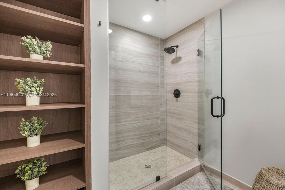 For Sale: $899,000 (1 beds, 1 baths, 412 Square Feet)