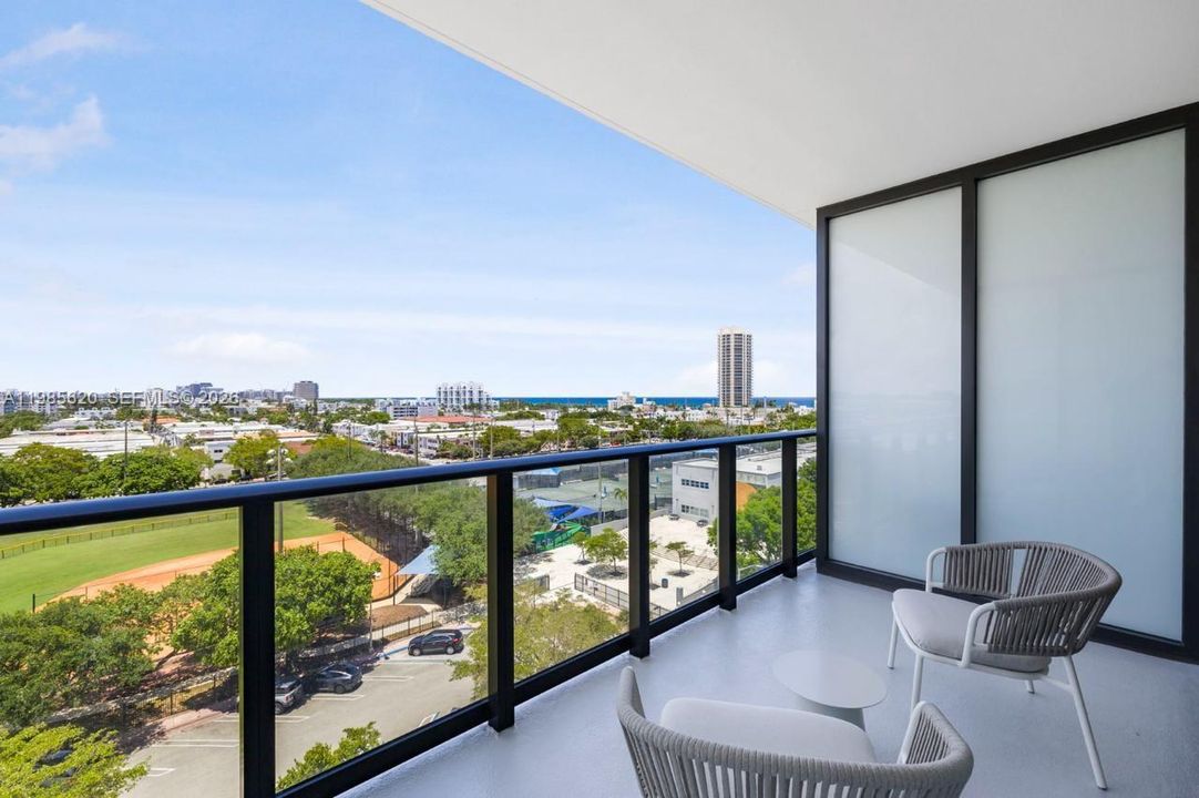 For Sale: $899,000 (1 beds, 1 baths, 412 Square Feet)