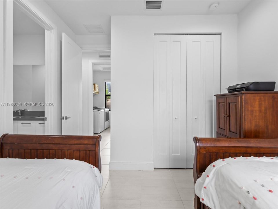Active With Contract: $1,200,000 (4 beds, 3 baths, 2148 Square Feet)