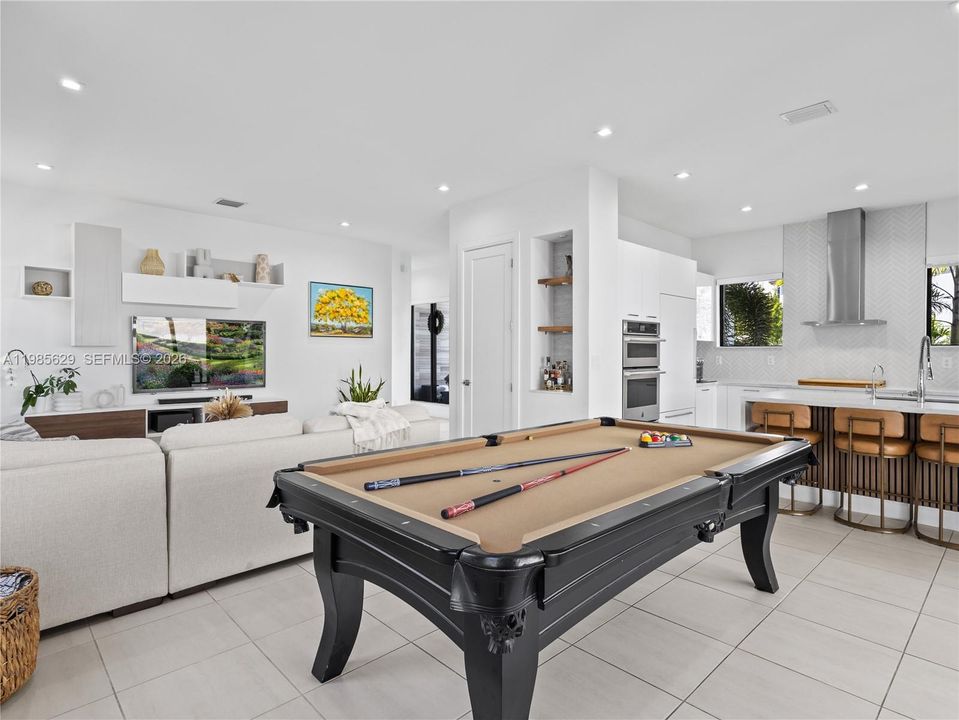 Active With Contract: $1,200,000 (4 beds, 3 baths, 2148 Square Feet)