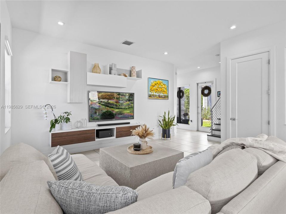 Active With Contract: $1,200,000 (4 beds, 3 baths, 2148 Square Feet)