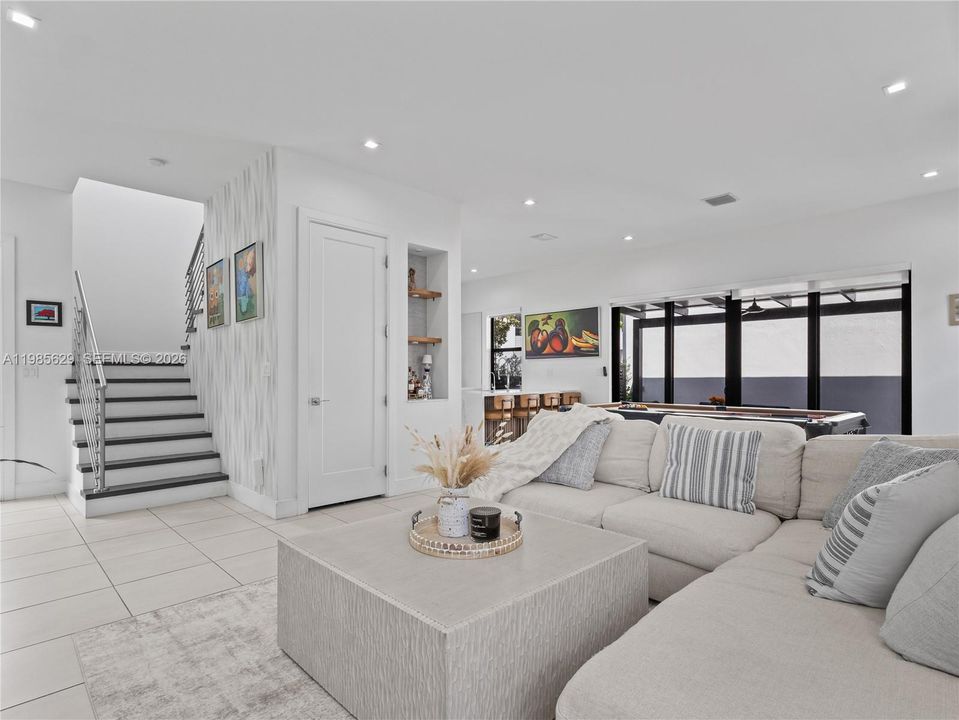 Active With Contract: $1,200,000 (4 beds, 3 baths, 2148 Square Feet)