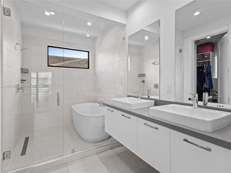 Active With Contract: $1,200,000 (4 beds, 3 baths, 2148 Square Feet)