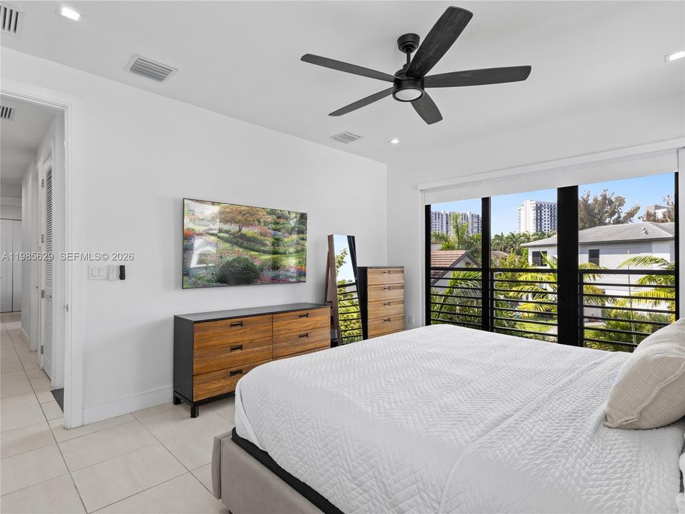 Active With Contract: $1,200,000 (4 beds, 3 baths, 2148 Square Feet)