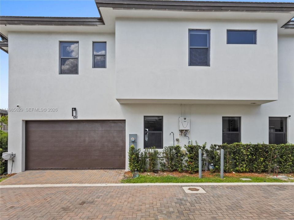 Active With Contract: $1,200,000 (4 beds, 3 baths, 2148 Square Feet)