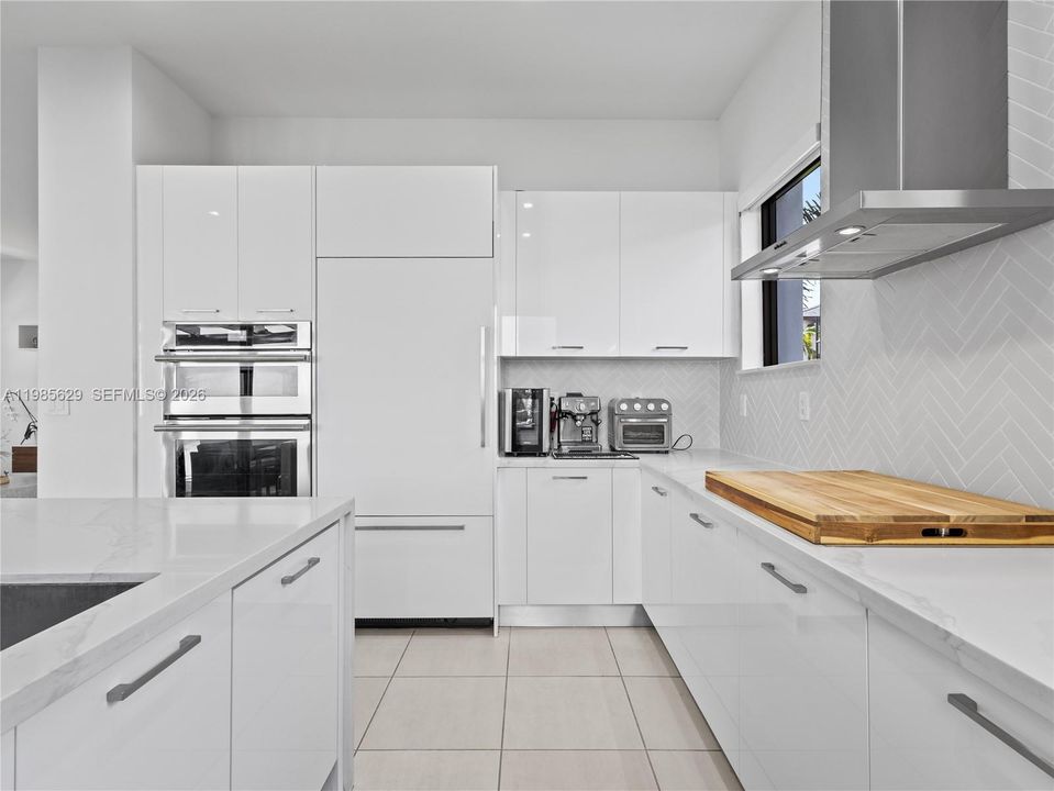 Active With Contract: $1,200,000 (4 beds, 3 baths, 2148 Square Feet)