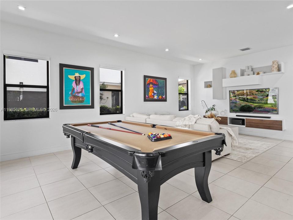 Active With Contract: $1,200,000 (4 beds, 3 baths, 2148 Square Feet)