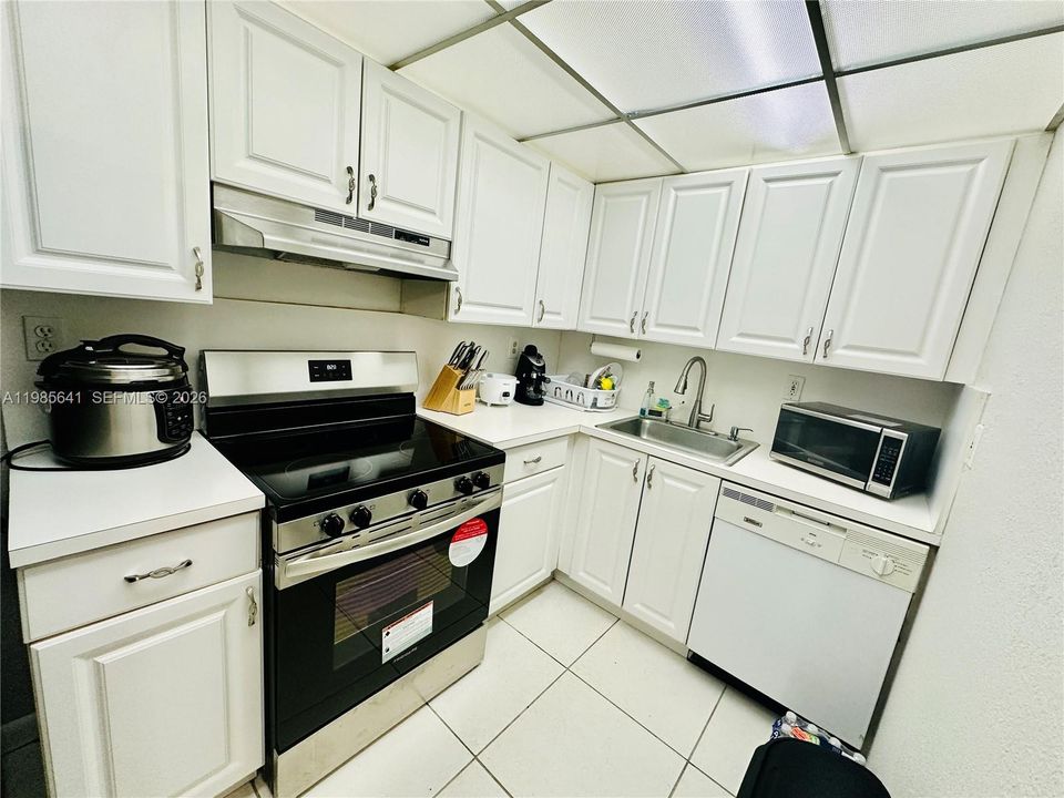 На продажу: $180,000 (1 спален, 1 ванн, 660 Квадратных фут)