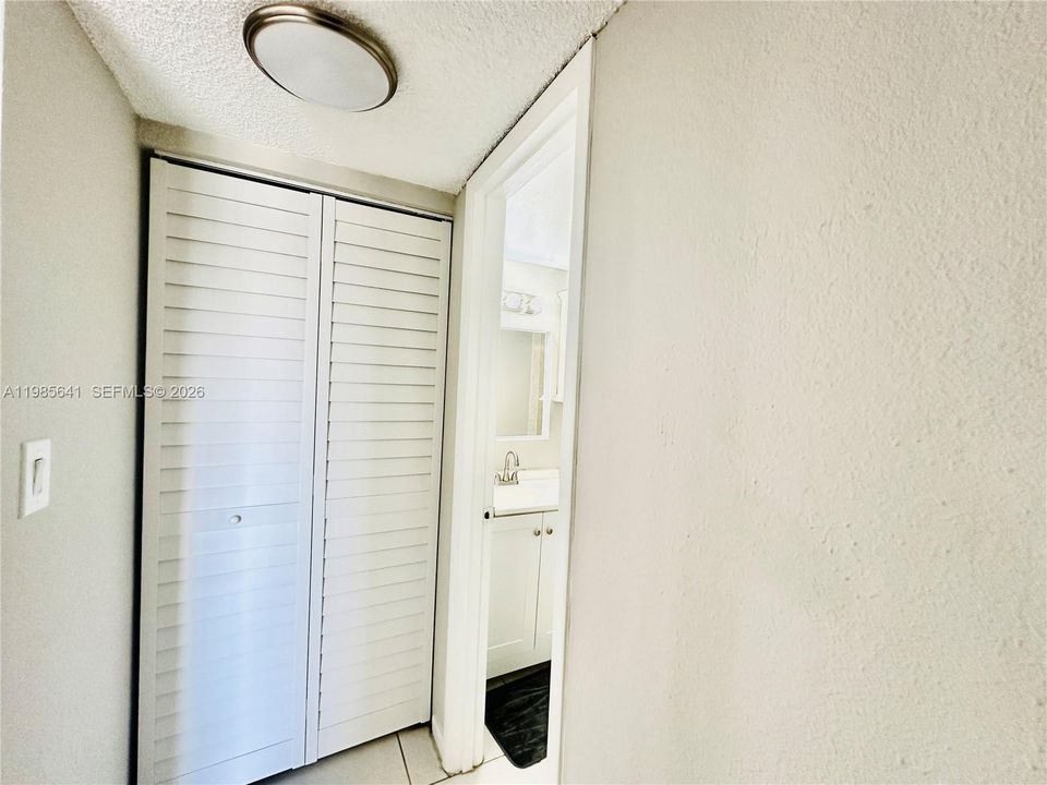 На продажу: $180,000 (1 спален, 1 ванн, 660 Квадратных фут)