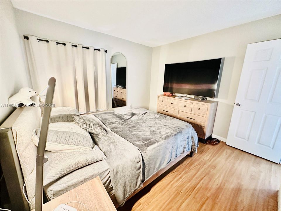 На продажу: $180,000 (1 спален, 1 ванн, 660 Квадратных фут)