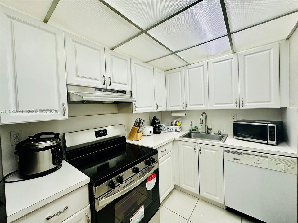 На продажу: $180,000 (1 спален, 1 ванн, 660 Квадратных фут)