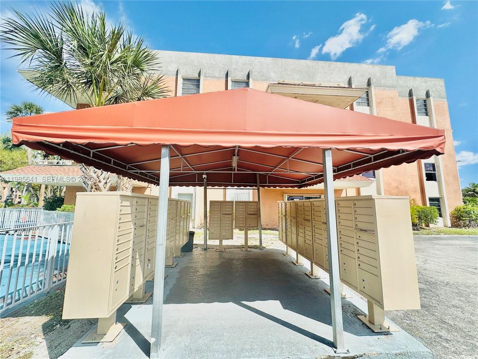 На продажу: $180,000 (1 спален, 1 ванн, 660 Квадратных фут)