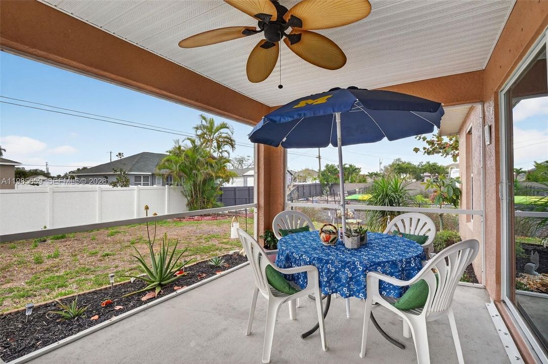 Enclosed back patio, triple sliders off living room